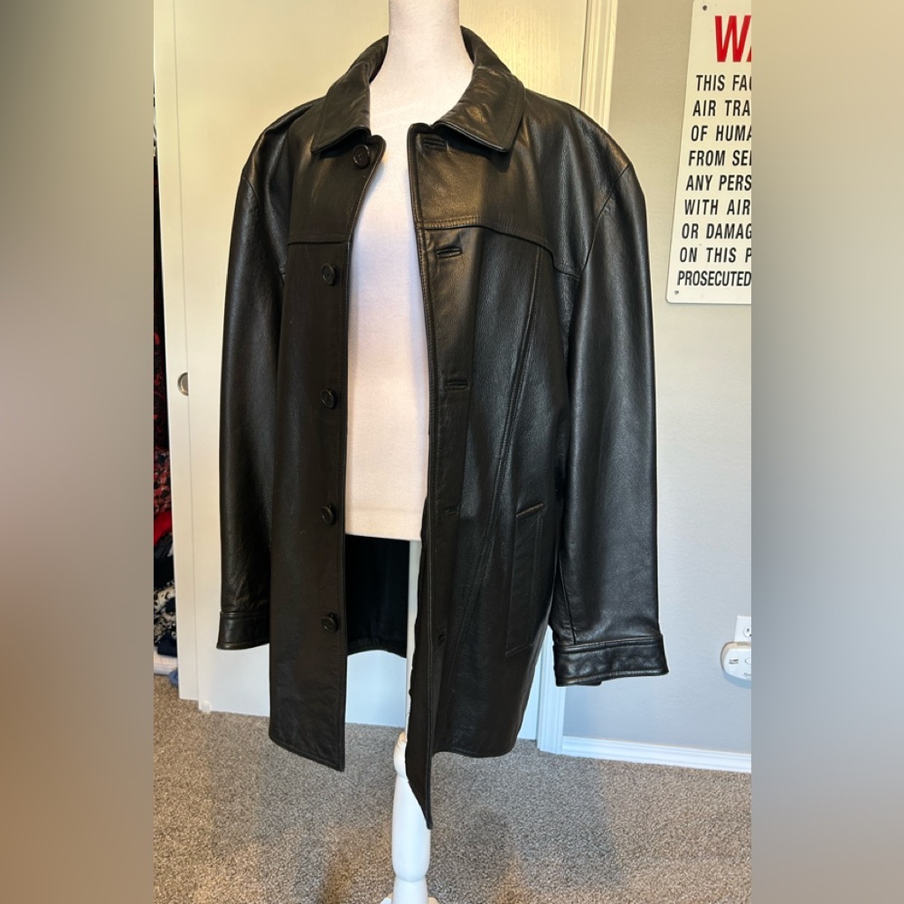 Men’s Structure black leather jacket. Size XL